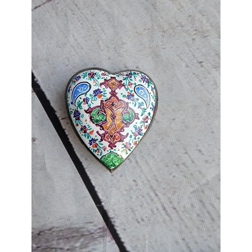 Vintage Cloisonne Heart Floral Colorful Design White Enamel Brooch Pin 1.5 Inch